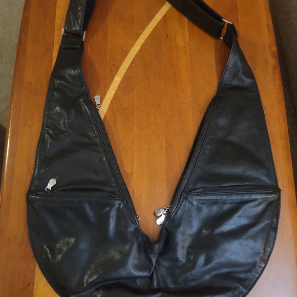 Sash bag - Leather. Clean. Black. Plenty of pockets! - Picture 1 of 4